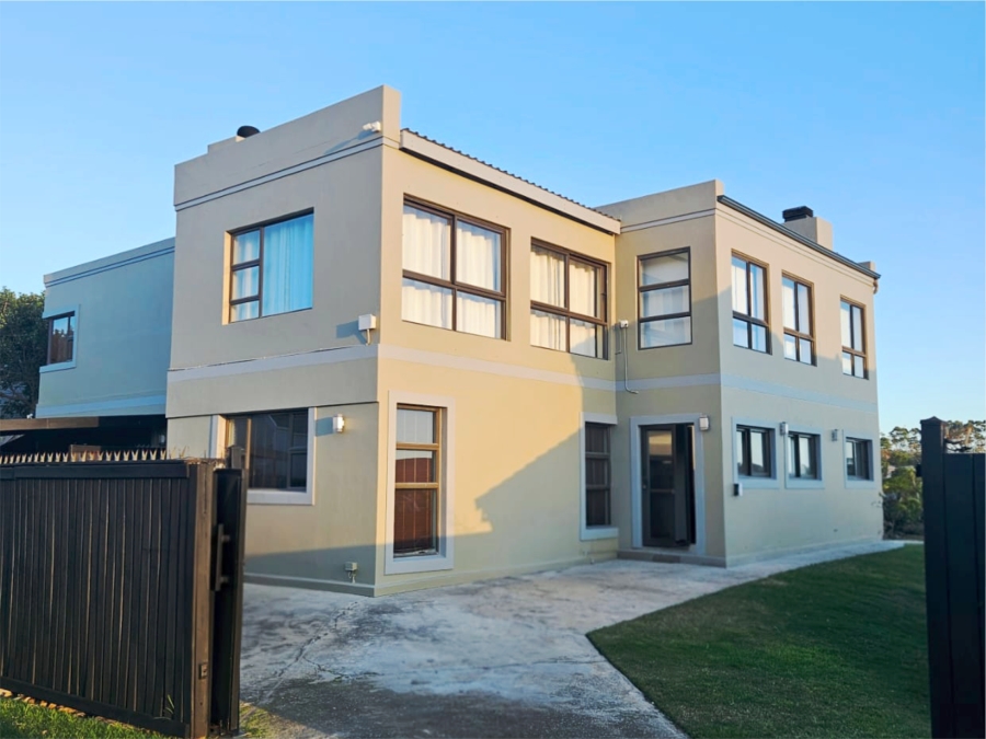 4 Bedroom Property for Sale in Zeegezicht Western Cape